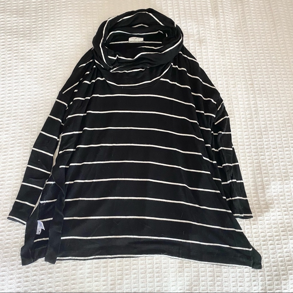 Lou & Grey super soft black and white striped turtleneck top Small